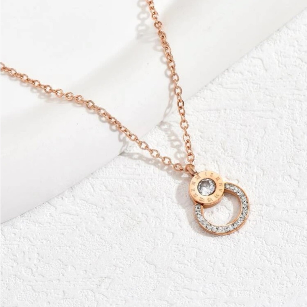 💟 SALE $10 💟 NWT Rose Gold Necklace!!! Stainless Steel !!!
